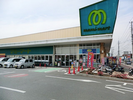周辺環境　スーパー 560m マミーマート高塚店(毎日のお買い物に便利な近さが嬉しい！スーパーまで徒歩7分！)