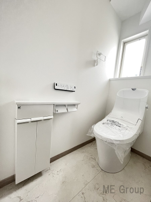 トイレ　スッキリとしたデザインの清潔感のあるトイレです。