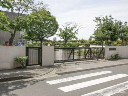 周辺環境　小学校 1300m 佐倉市立王子台小学校