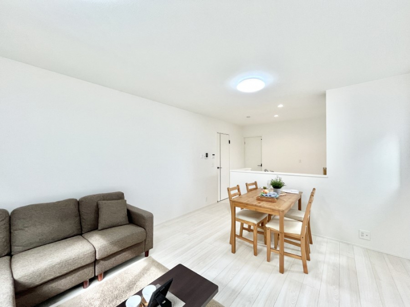 rO@kcj͉Ƒ݂Ȃ̉KԁIH͂AbAƑ̂Ȃ厖ȃXy[XłB 