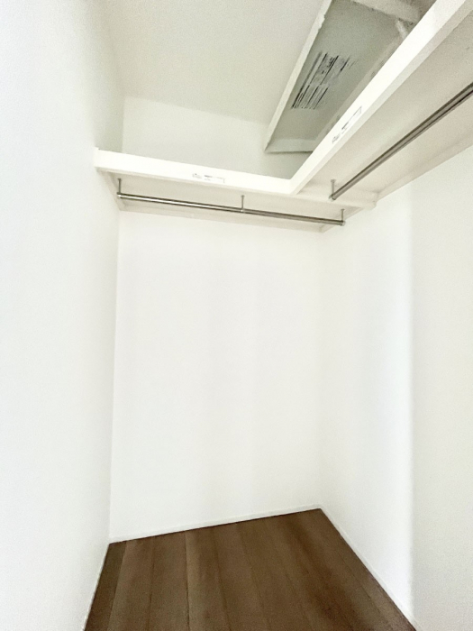 ̑@EH[NCN[[bgtŐԂLpł܂B