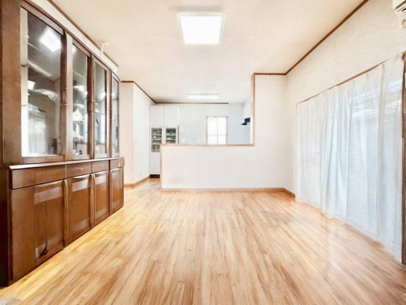 ���r���O�@�ǂ��ɂ��Ă��Ƒ��̂Ȃ������������R�~���j�P�[�V�������r���O�B ��CG���H��  