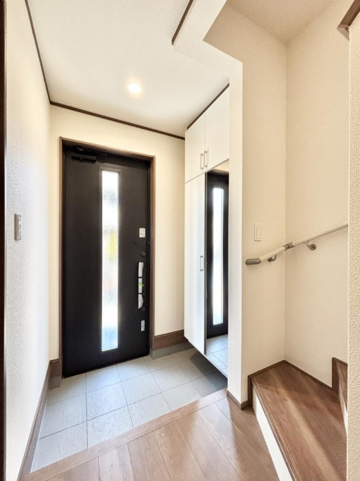 ���ց@�K���X�X���b�g�̓��������փh�A�������Ɍ���͂��Ă���܂�