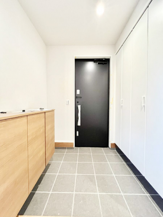 ց@ʔ͂Ƒ̎ʐ^G߂̃CeAŏIƂĉoł܂