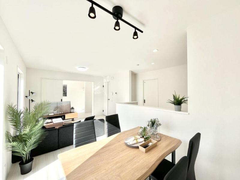 rO@Ƒ̓₩Șbŕ܂閾邢rO