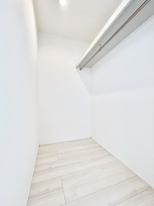 ̑@EH[NCN[[bgtŐԂLpł܂B