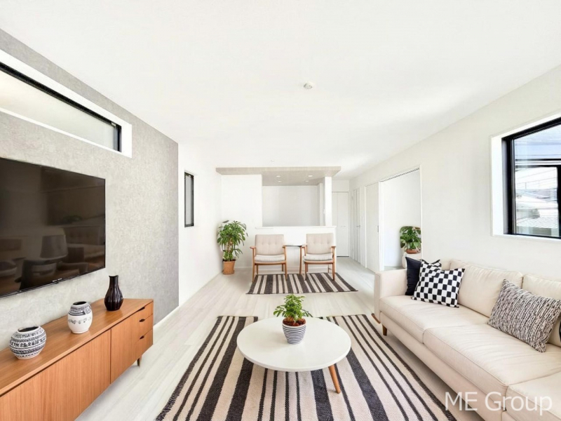 ���r���O�@�Ƒ��̘a�₩�ȉ�b���������Ă������B�J�����̂��郊�r���O�ł��B���Ƌ��CG�ł�  