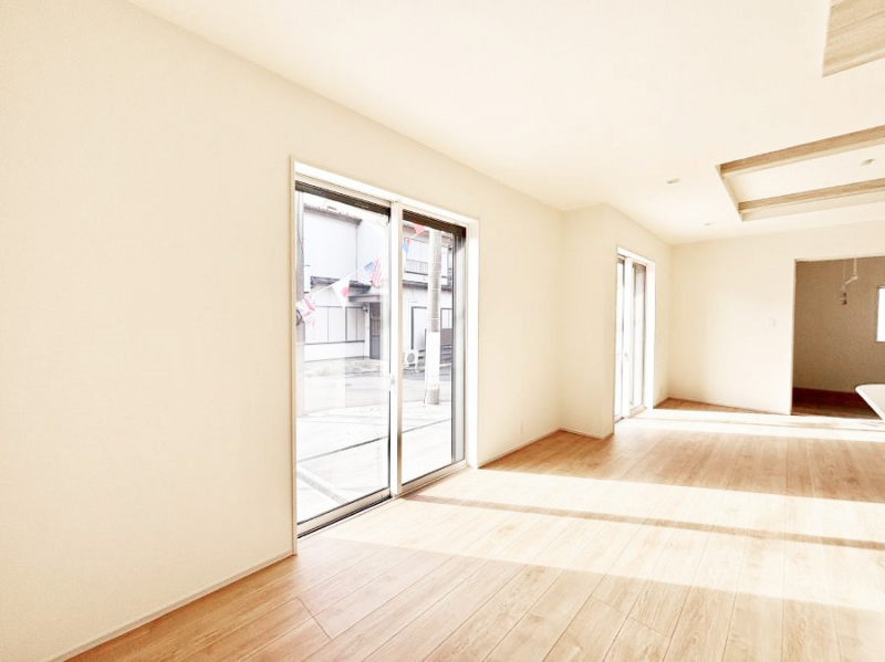 ���r���O�@�傫�ȑ����炽���Ղ�̗z���ƕ����������郊�r���O