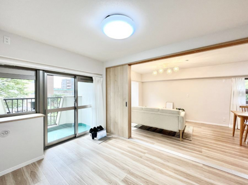 ���̑����ρ@�o���R�j�[���J�������v���X���Ă����m��