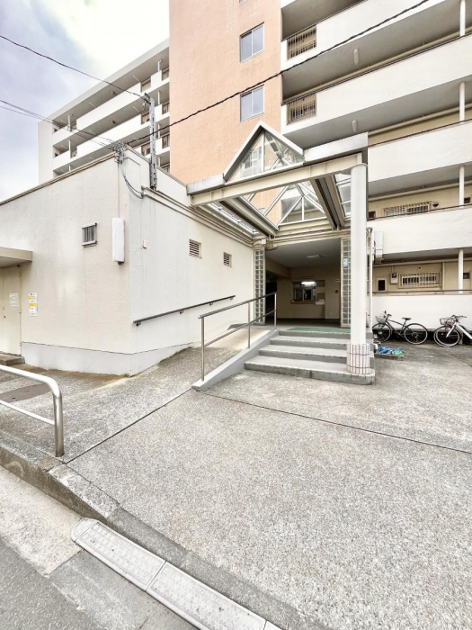 �G���g�����X�@�������������͋C�̃G���g�����X