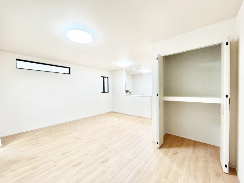 ���r���O�@����Ɗ��������r���O���[�t���I�U�炩�肪����LDK���X�b�L���Еt���܂���