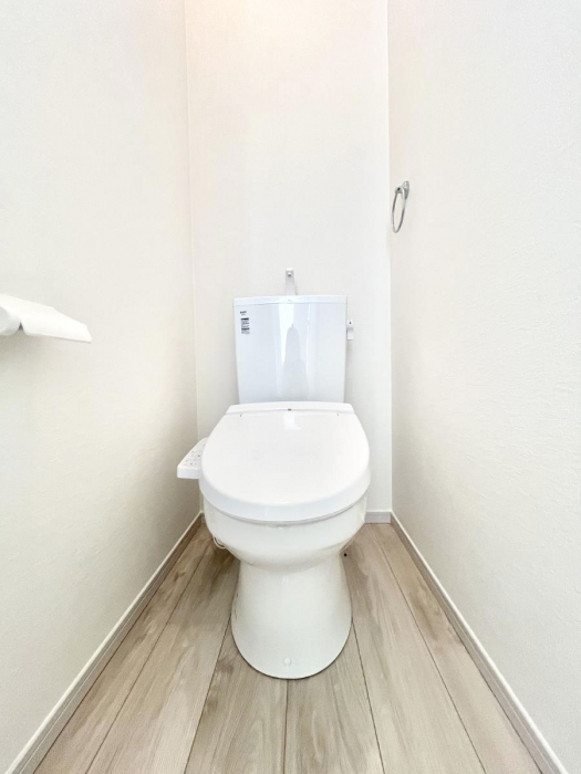 �g�C���@�g�C����1�K��2�K���ꂼ��ɔz�u����Ă��ĂƂĂ��֗��ł��B 