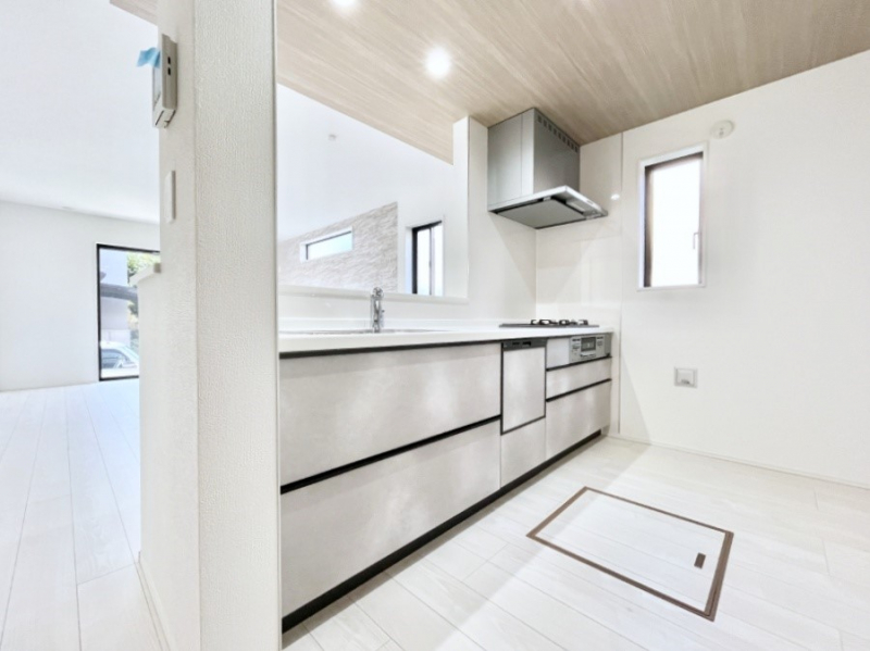 �L�b�`���@���������Ȃ��炲�Ƒ��Ƃ̉�b���y���߂�ΖʃJ�E���^�[�L�b�`��