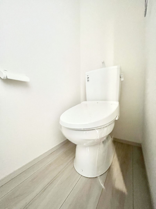 �g�C���@�g�C����1�K��2�K���ꂼ��ɔz�u����Ă��ĂƂĂ��֗��ł��B 