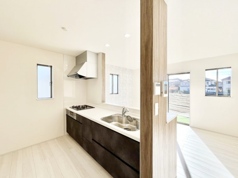 �L�b�`���@���������Ȃ��炲�Ƒ��Ƃ̉�b���y���߂�ΖʃJ�E���^�[�L�b�`��