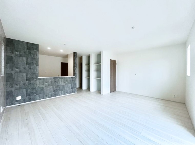 rO@18.37̂kcj͉Ƒ݂Ȃ̉KԁIƑ̂Ȃ厖ȃXy[XłB 