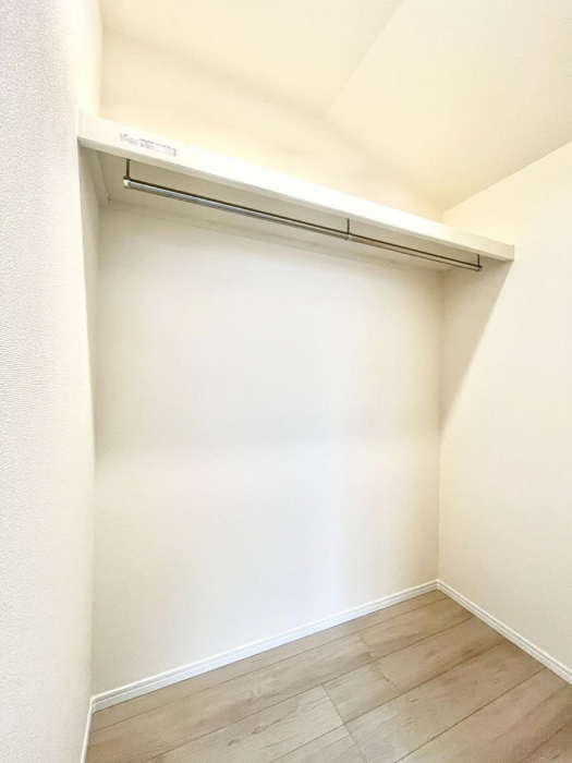 ̑@EH[NCN[[bgtŐԂLpł܂B