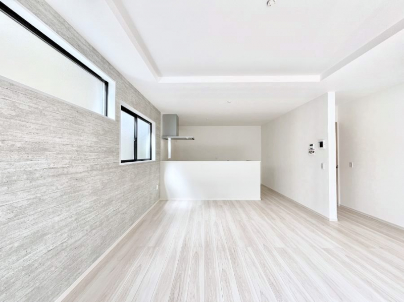 ̑ρ@Ƒ̏Ί炪RƐ܂ĂAȕ͋C̃_CjOɎdオĂ܂B