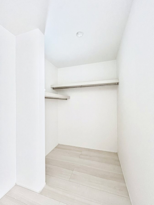 ̑@EH[NCN[[bgtŐԂLpł܂B