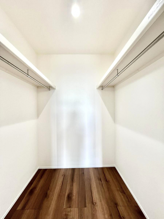 ̑@EH[NCN[[bgtŐԂLpł܂B