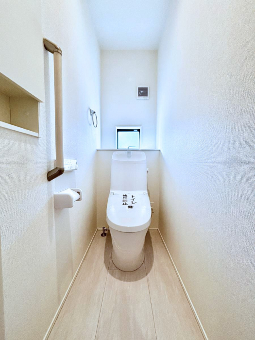 �g�C���@�g�C����1�K��2�K���ꂼ��ɔz�u����Ă��ĂƂĂ��֗��ł��B 