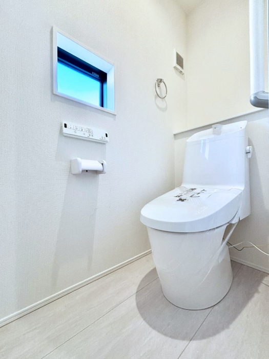 �g�C���@�g�C����1�K��2�K���ꂼ��ɔz�u����Ă��ĂƂĂ��֗��ł��B 