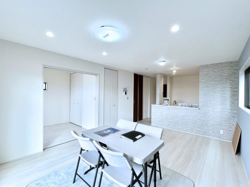 ���̑����ρ@�Ƒ������R�ƏW�܂�e���̃X�y�[�X�ɂȂ肻��