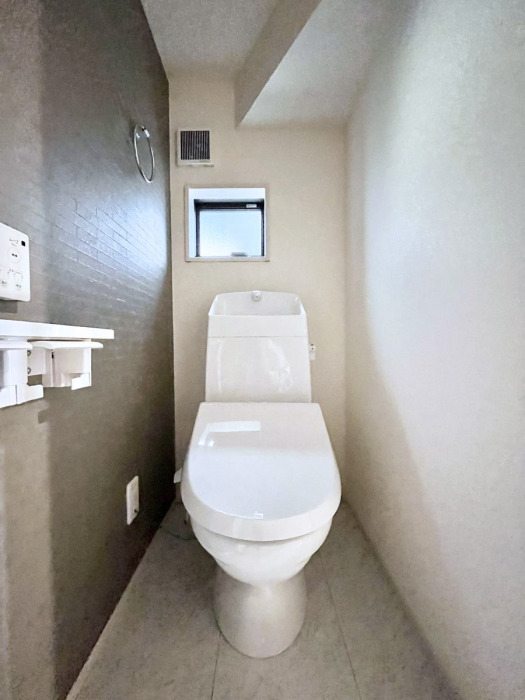 �g�C���@�g�C����1�K��2�K���ꂼ��ɔz�u����Ă��ĂƂĂ��֗��ł��B 