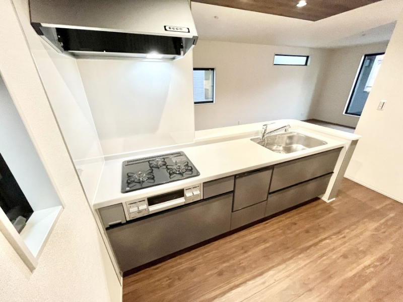 �L�b�`���@���������Ȃ���ł����Ƒ��Ƃ̉�b���y���߂�ΖʃL�b�`��