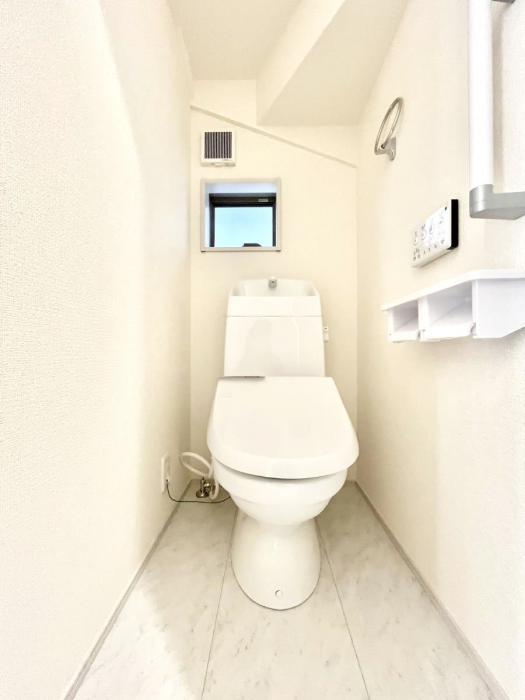 �g�C���@�g�C����1�K��2�K���ꂼ��ɔz�u����Ă��ĂƂĂ��֗��ł��B 