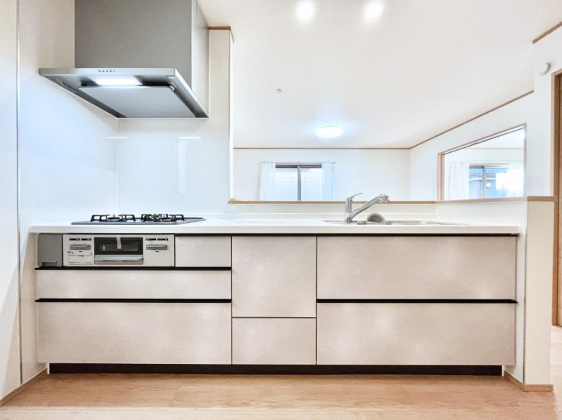 �L�b�`���@���r���O�����n����l�C�̃J�E���^�[�L�b�`���B �Ƒ��������Ȃ���Ǝ������邱�Ƃ��ł��܂��B