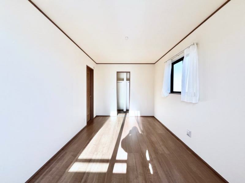 �Q���@�E�H�[�N�C���N���[�[�b�g�����邨�����B�G�߂��Ƃ̓���ւ����s�v�ŕ֗��ł��I