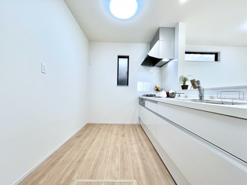 �L�b�`���@���������Ȃ���ł����Ƒ��Ƃ̉�b���y���߂�ΖʃL�b�`��