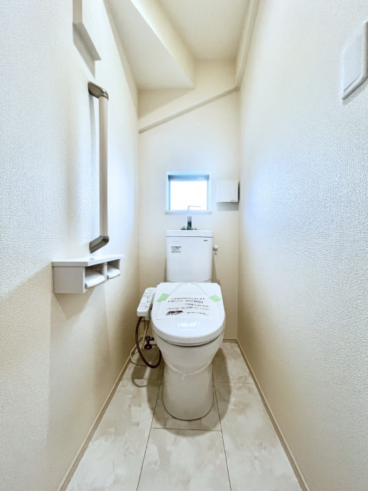 �g�C���@�g�C����1�K��2�K���ꂼ��ɔz�u����Ă��ĂƂĂ��֗��ł��B 