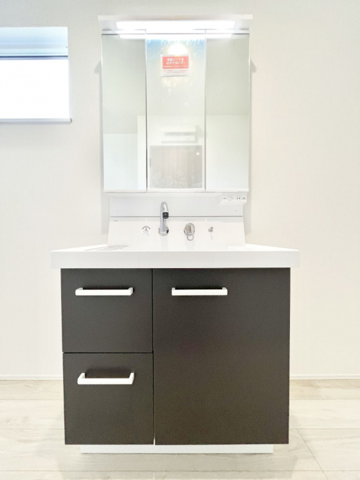 ʑEʏ@邢ʏ͖̐gxxyłႢłB