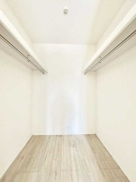 ̑@EH[NCN[[bgtŐԂLpł܂B