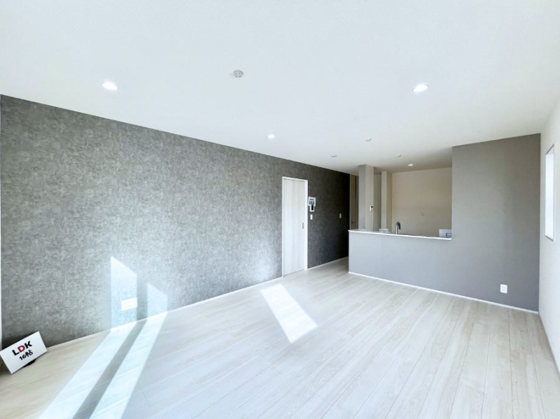 ���̑����ρ@�Ƒ������R�ƏW�܂�e���̃X�y�[�X�ɂȂ肻��