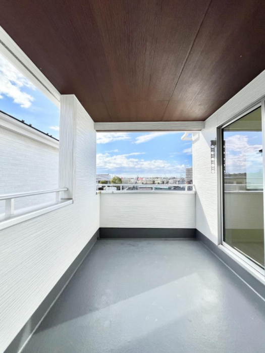 �o���R�j�[�@�C���i�[�o���R�j�[�Ȃ̂ŉJ�ł����󕨂����������o���āA���ʂ�������̂Ŋ������ǂ��A�������X�y�[�X�Ƃ��ďd�󂵂܂��B 