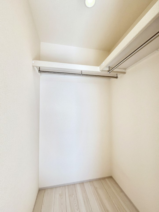 ̑@EH[NCN[[bgtŐԂLpł܂B