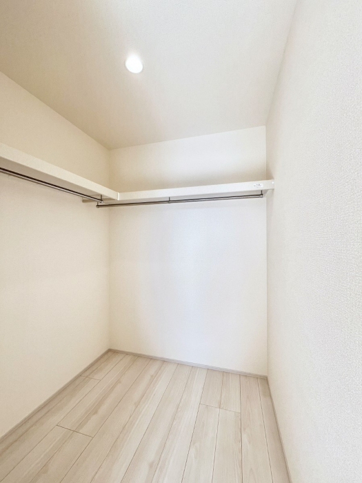 ̑@EH[NCN[[bgtŐԂLpł܂B