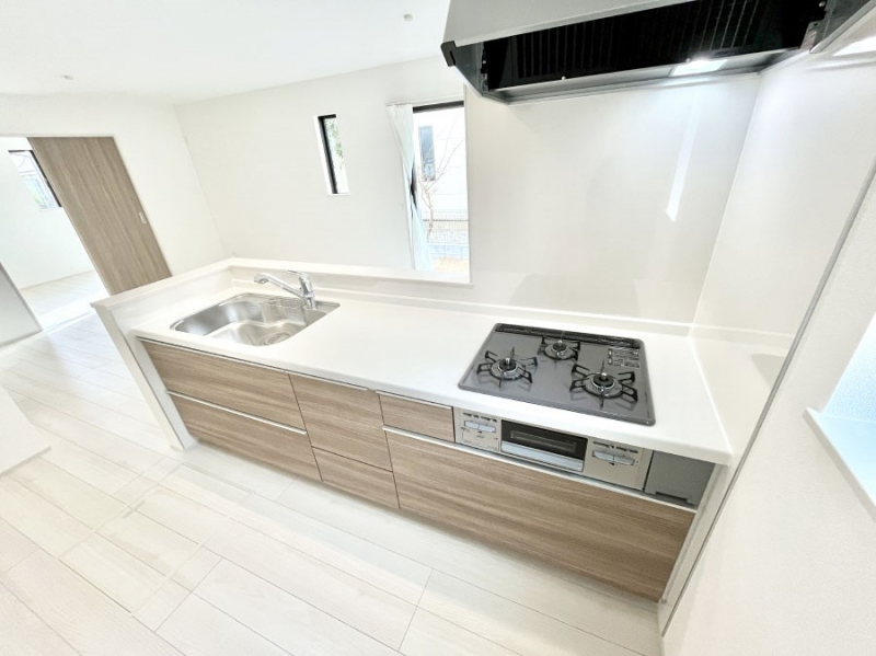 �L�b�`���@���������Ȃ���ł����Ƒ��Ƃ̉�b���y���߂�ΖʃL�b�`��