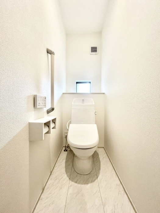 �g�C���@�g�C����1�K��2�K���ꂼ��ɔz�u����Ă��ĂƂĂ��֗��ł��B 