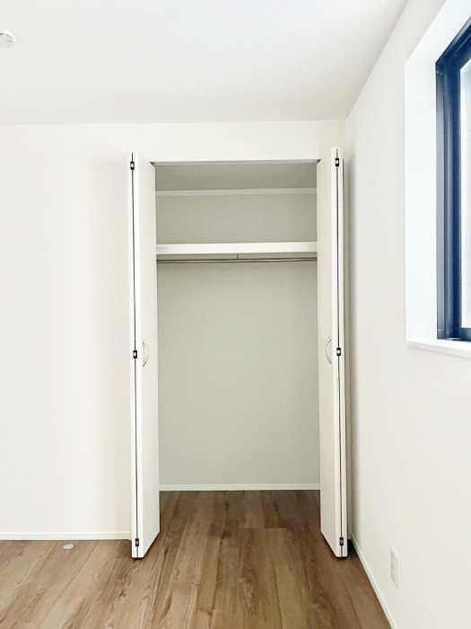 ���[�@�m���̃N���[�[�b�g�B���s��������̂Ō���̈ߗނ�����������܂�܂��B