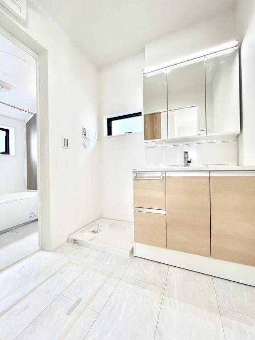 ���̑��@�������̂�����K��Ԃł��B�����̐g�x�x���C�����ǂ����g�������܂��B 