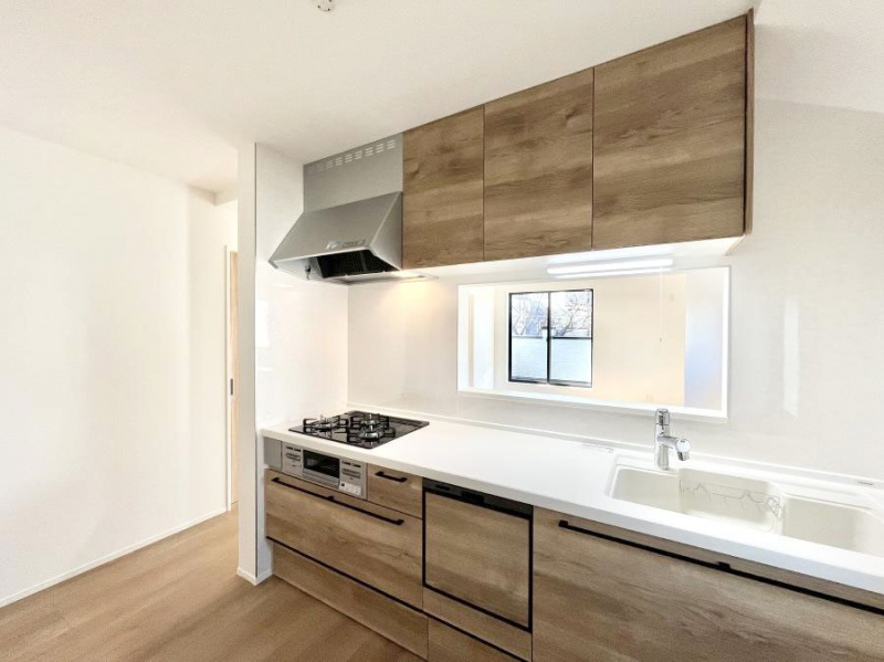 �L�b�`���@���������Ȃ���ł����Ƒ��Ƃ̉�b���y���߂�ΖʃL�b�`��