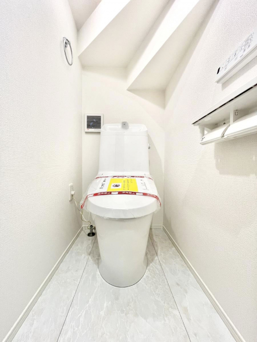 �g�C���@�g�C����1�K��2�K���ꂼ��ɔz�u����Ă��ĂƂĂ��֗��ł��B 