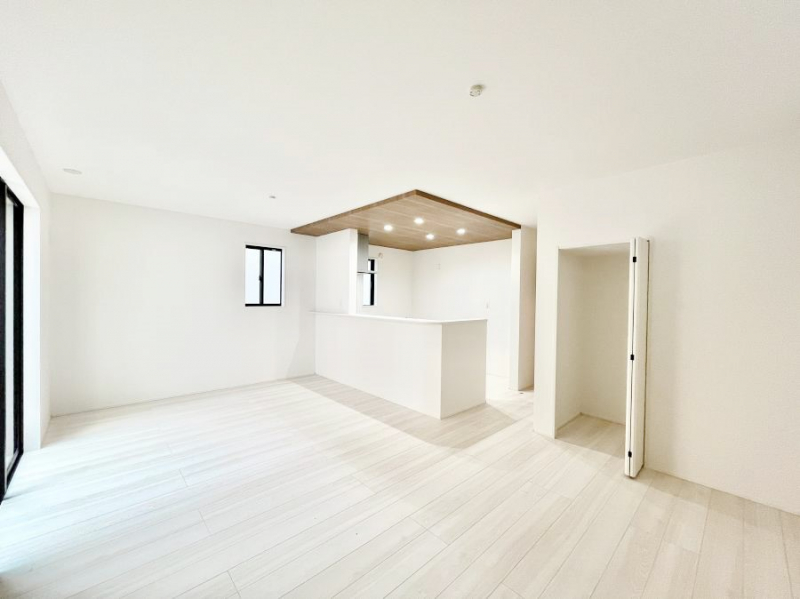 ���r���O�@�Ƒ��c���̎��Ԃ����������Ȃ��났�̃��r���O�_�C�j���O�B    