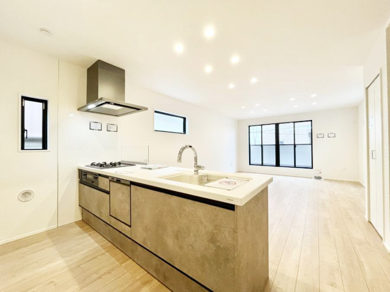 �L�b�`���@���������Ȃ��炲�Ƒ��Ƃ̉�b���y���߂�ΖʃJ�E���^�[�L�b�`��