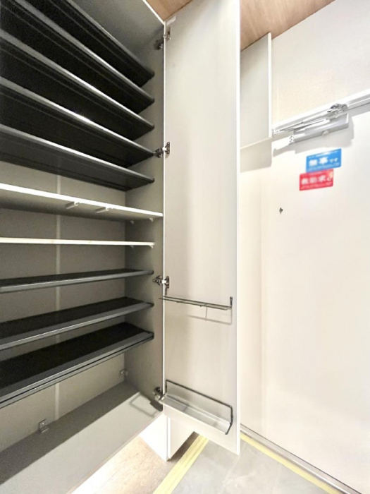 ̑ρ@Ղ[łV[Y{bNXŉƑŠCAւB  