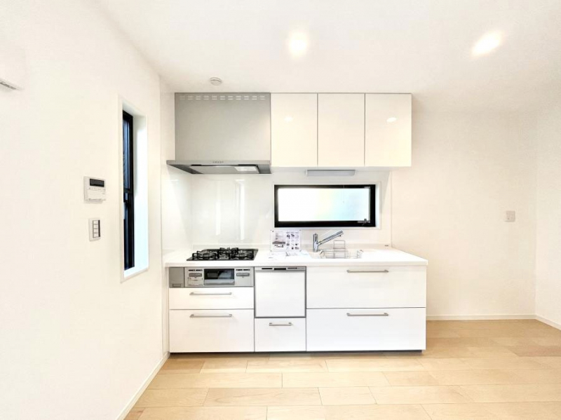 �L�b�`���@�u�₩�ȕ����ʂ蔲����L�b�`���B��������̂Ŗ��邭���C�ɂ��𗧂��܂��B